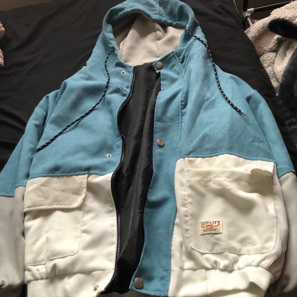 Light weight multi-coloured jacket! - Picture 4 of 4